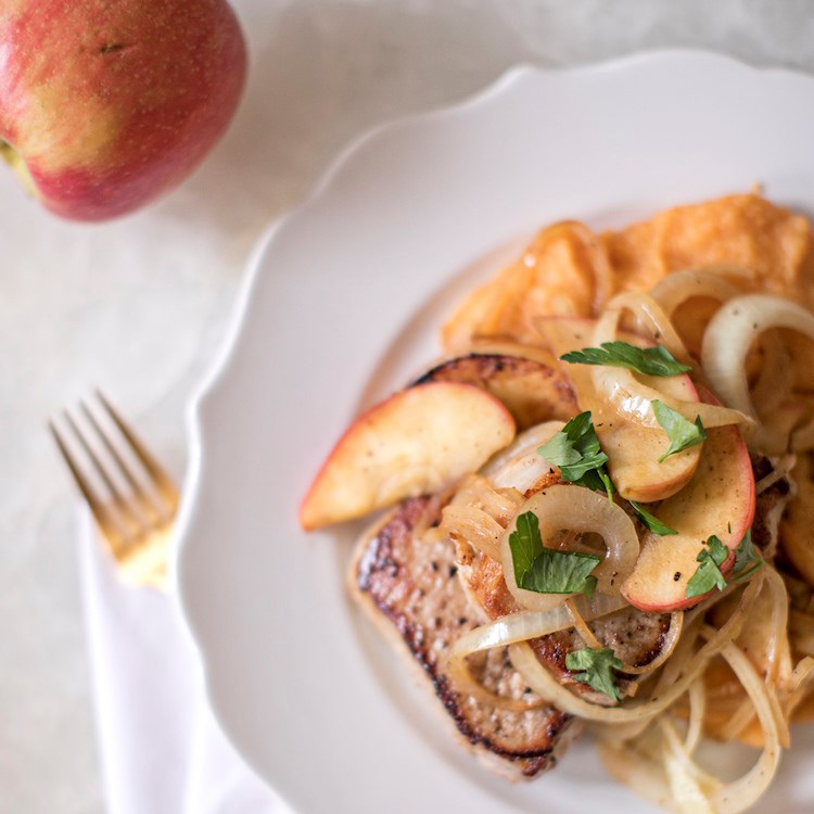 Picture of Apple Roasted Pork Chops 
